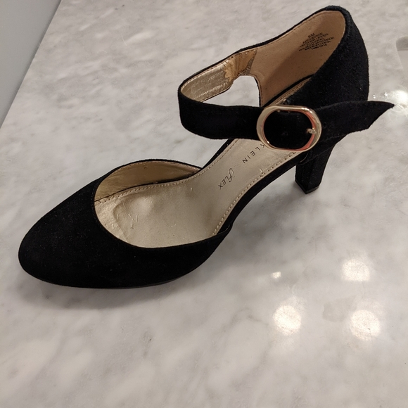 Anne Klein black suede heels